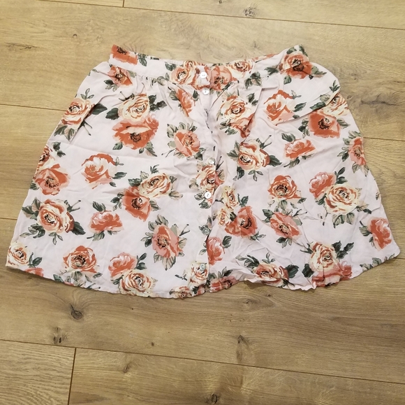 Forever 21 Floral Skirt Cream & Pink {Medium} - Picture 5 of 6